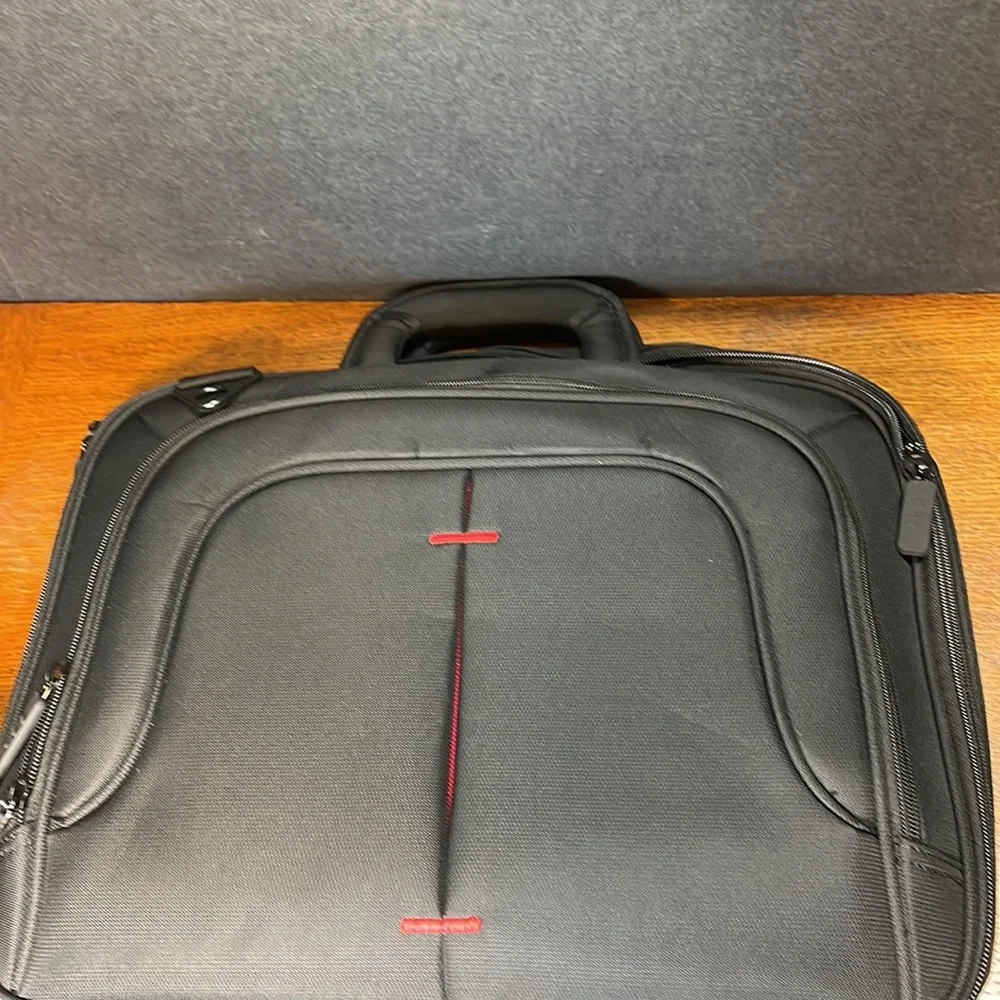 Eco Style Tech Pro Laptop Case. NWT.